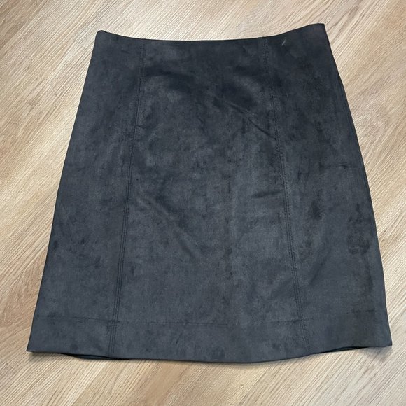 Aritzia Babaton Modern Mini Skirt black Vegan suede size 6 a-line - Picture 4 of 7
